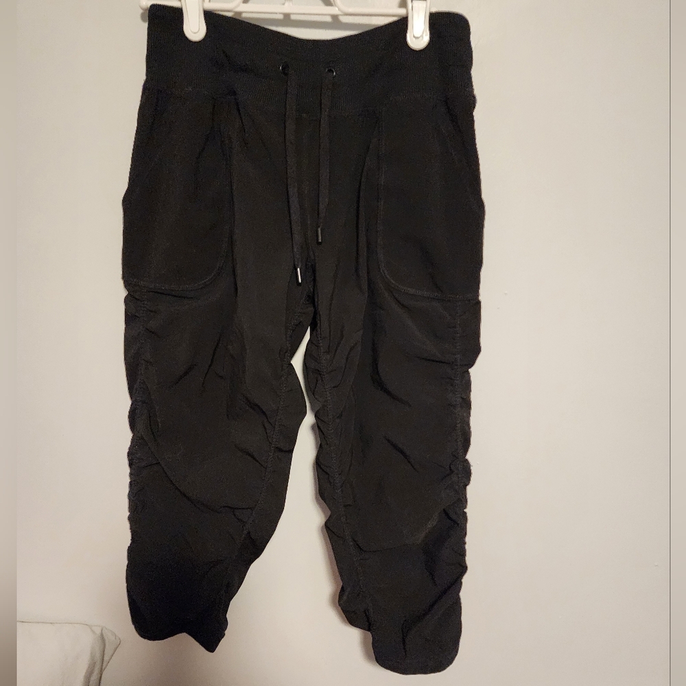 Kirkland Signature Women's Black Athleisure Capris